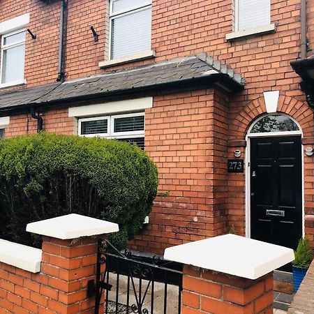Cosy Two Bed Terraced House 7Min Drive From City Belfast Kültér fotó