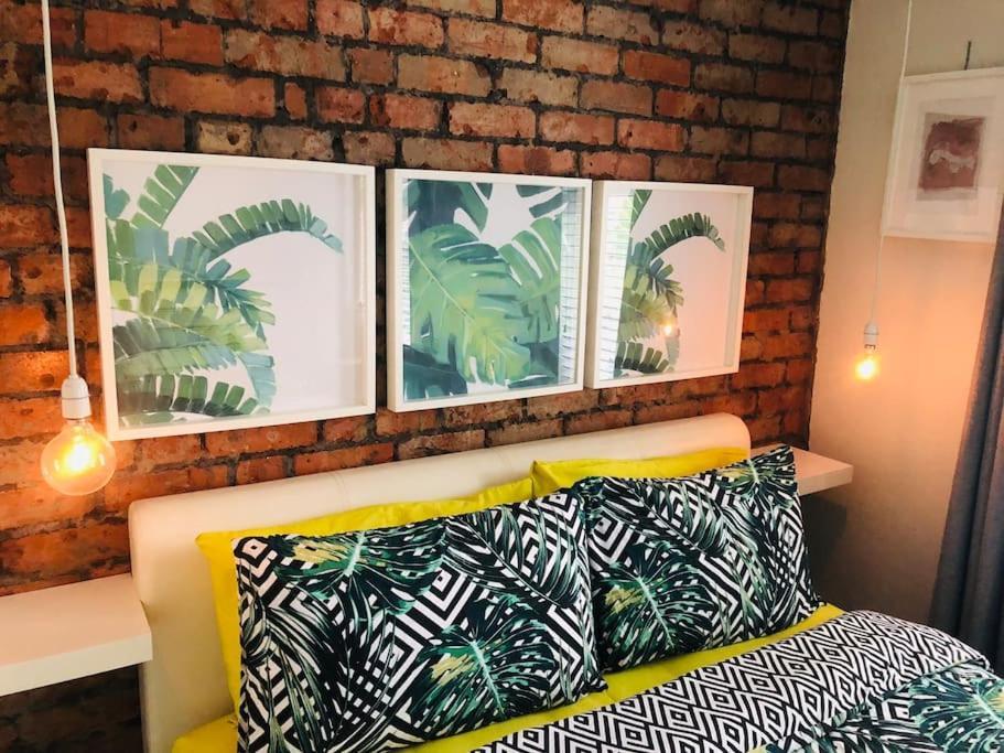 Cosy Two Bed Terraced House 7Min Drive From City Belfast Kültér fotó
