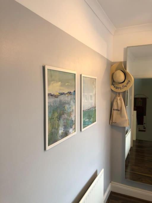 Cosy Two Bed Terraced House 7Min Drive From City Belfast Kültér fotó