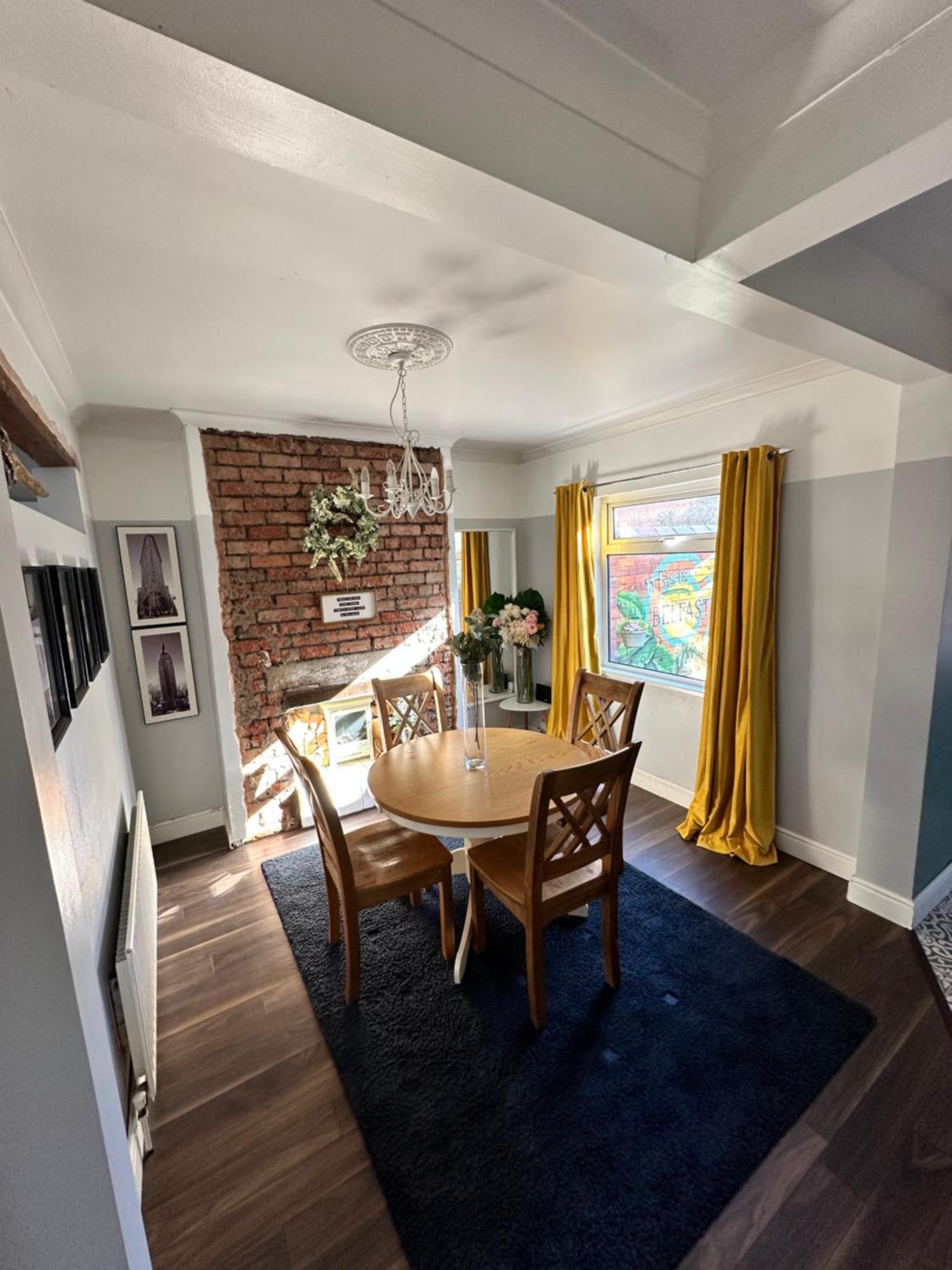 Cosy Two Bed Terraced House 7Min Drive From City Belfast Kültér fotó