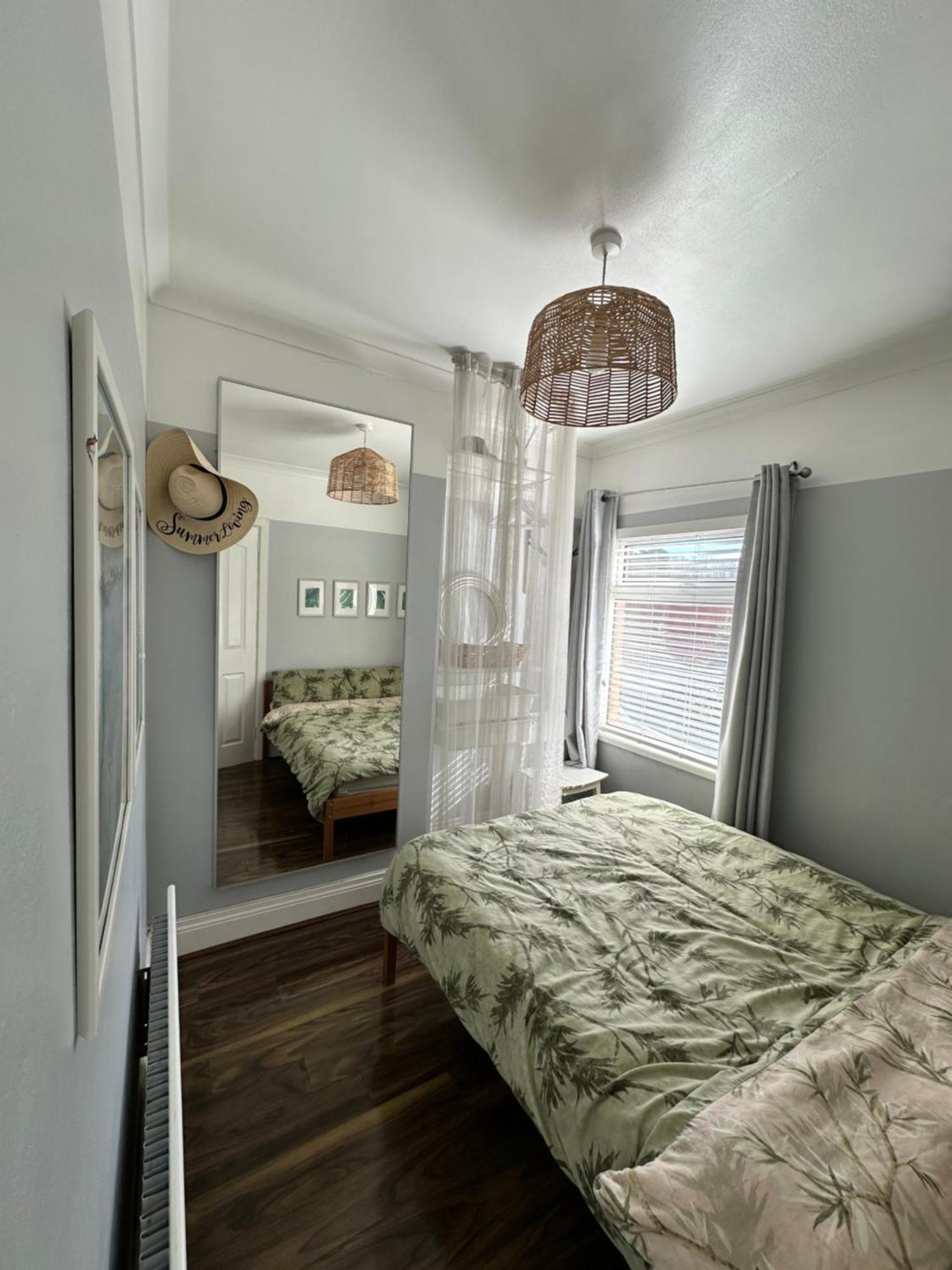 Cosy Two Bed Terraced House 7Min Drive From City Belfast Kültér fotó